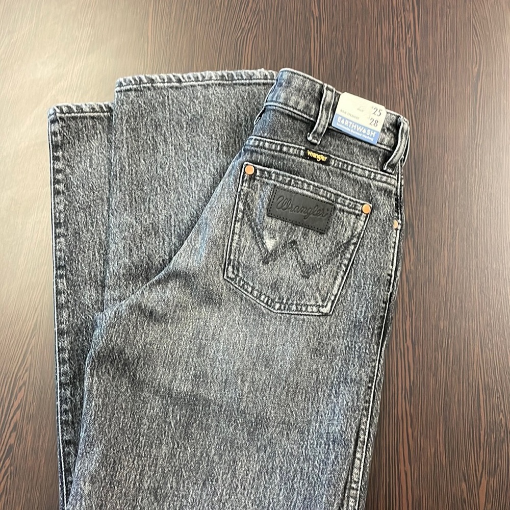 Wrangler Mom Straight Jeans